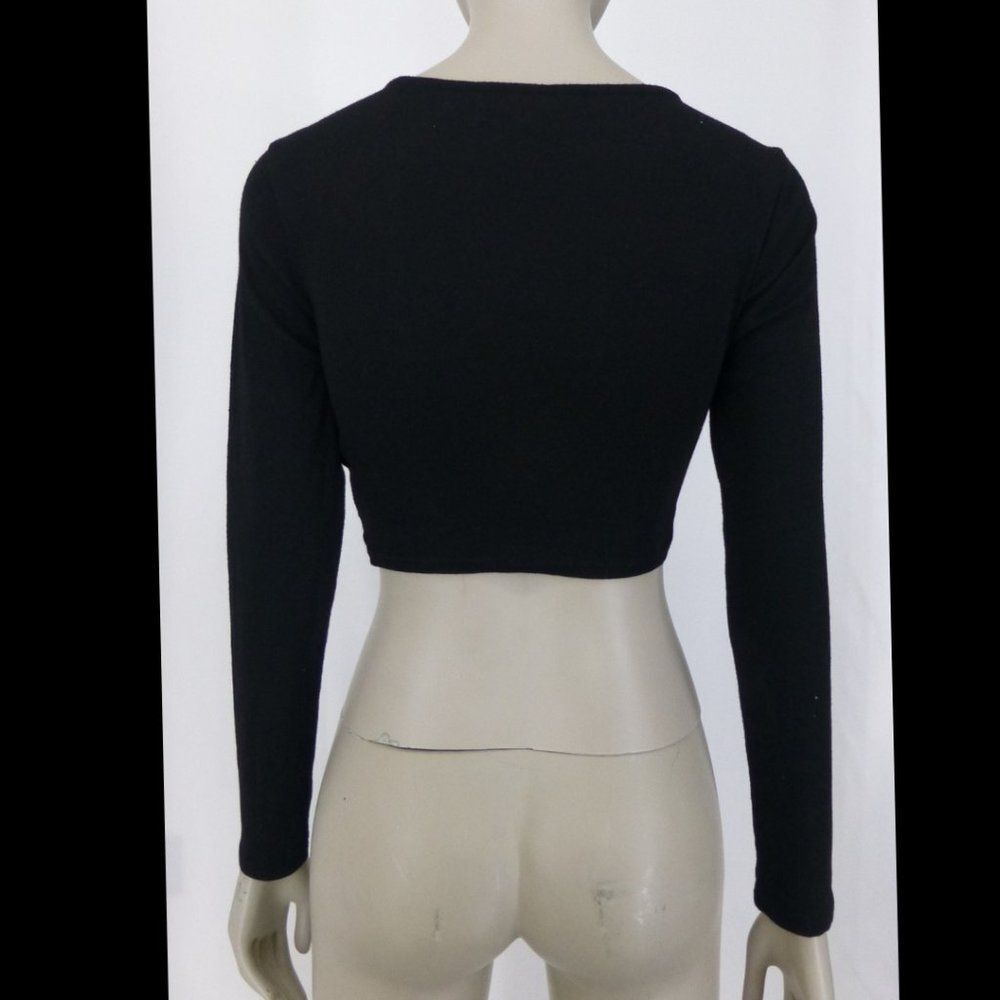 Better Be Black Long Sleeve Keyhole Crop Top - Picture 4 of 9